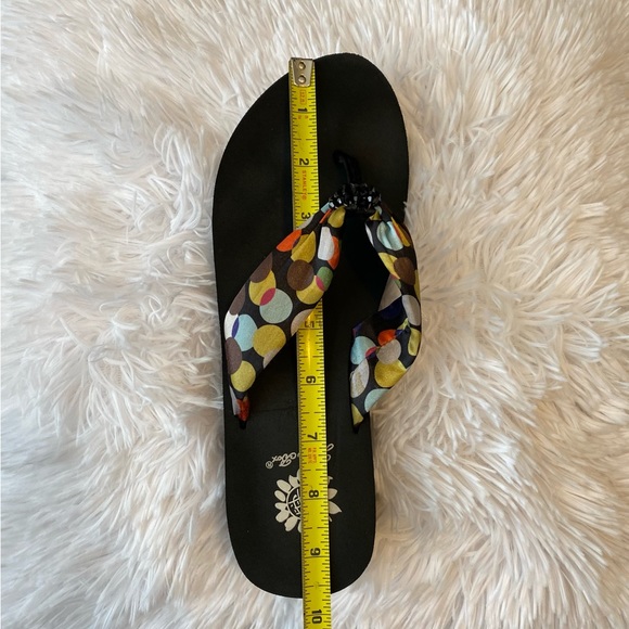 Yellow Box Polka Dot Fabric/Blk Sole w/Bling Black Stone Center Flip Flop Sandal - Picture 6 of 13
